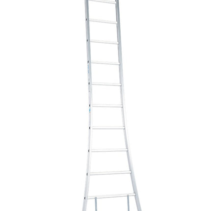 Solide professionele gecoate aluminium ladder met 12 treden en open voet, geschikt voor professioneel gebruik.