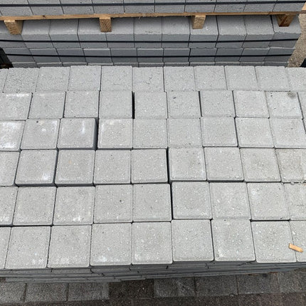 Beton afstandhouder op pallet