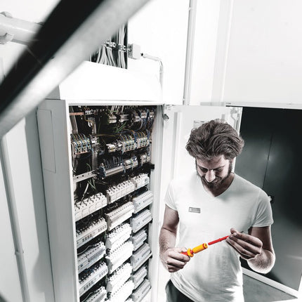 <br/>Kraftform greep met instelbaar draaimoment voor elektriciens